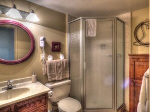 Condo | Bathroom - Lift Tickets Ski To Your Door, Wifi, Deck, Hot Tub (Steamboat Springs)