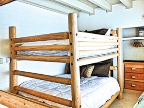 Condo | 2 bedrooms, free WiFi