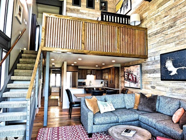 Condo | Living room | TV, fireplace, DVD player - Lift Tickets Perfect Penthouse Rustic Finishes Fireplace (Steamboat Springs)