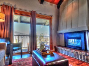 Appartamento | Soggiorno | TV, caminetto, lettore DVD