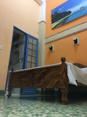 Hochwertige Bettwaren, Daunenbettdecken, Minibar, Zimmersafe