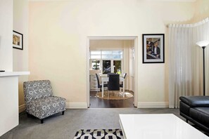 TV, Netflix, streaming services, offices
