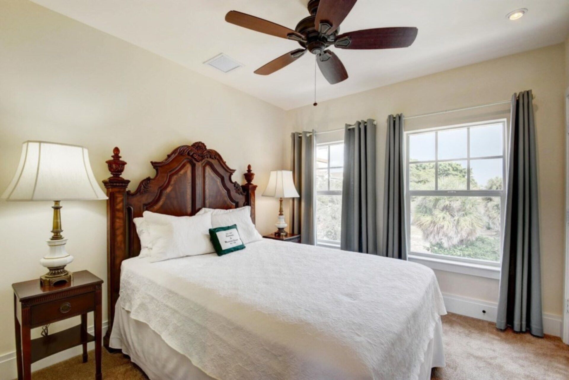 3 slaapkamers, een strijkplank/strijkijzer, internet, beddengoed