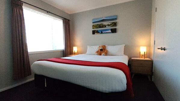 1 habitación, tabla de planchar con plancha, wifi gratis y ropa de cama 