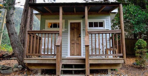 Tiny cottage with kitchenette