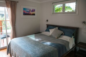 1 slaapkamer, een strijkplank/strijkijzer, gratis wifi, beddengoed