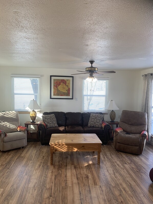 TV, DVD player, foosball - Indoor Waterfall, Massage Chair and great location. (Branson)