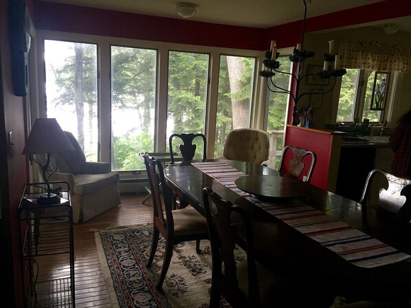 Dining - Lakeside Cottage Retreat (Enfield)
