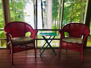 Property grounds - Lakeside Cottage Retreat (Enfield)