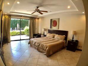 3 makuuhuonetta, tallelokero huoneessa, Wi-Fi, vuodevaatteet