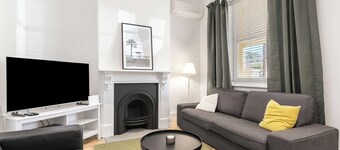 Cosy Glenelg South Family Cottage| Close To Beach | Pets Welcome