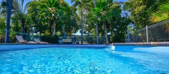 Ash's Holiday Units & Cafe