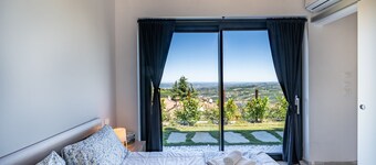 ONE BEDROOM HOLIDAY FLAT WITH VIEW