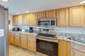 Fridge, microwave, dishwasher, coffee/tea maker