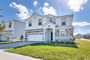 Exterior - The Ultimate Guide to Renting Your Luxury 8 Bedroom Mansion on Champions Gate Resort (Davenport)