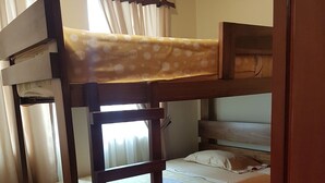 Family Room | Rollaway beds, free WiFi - casa sayuri (Cuenca)