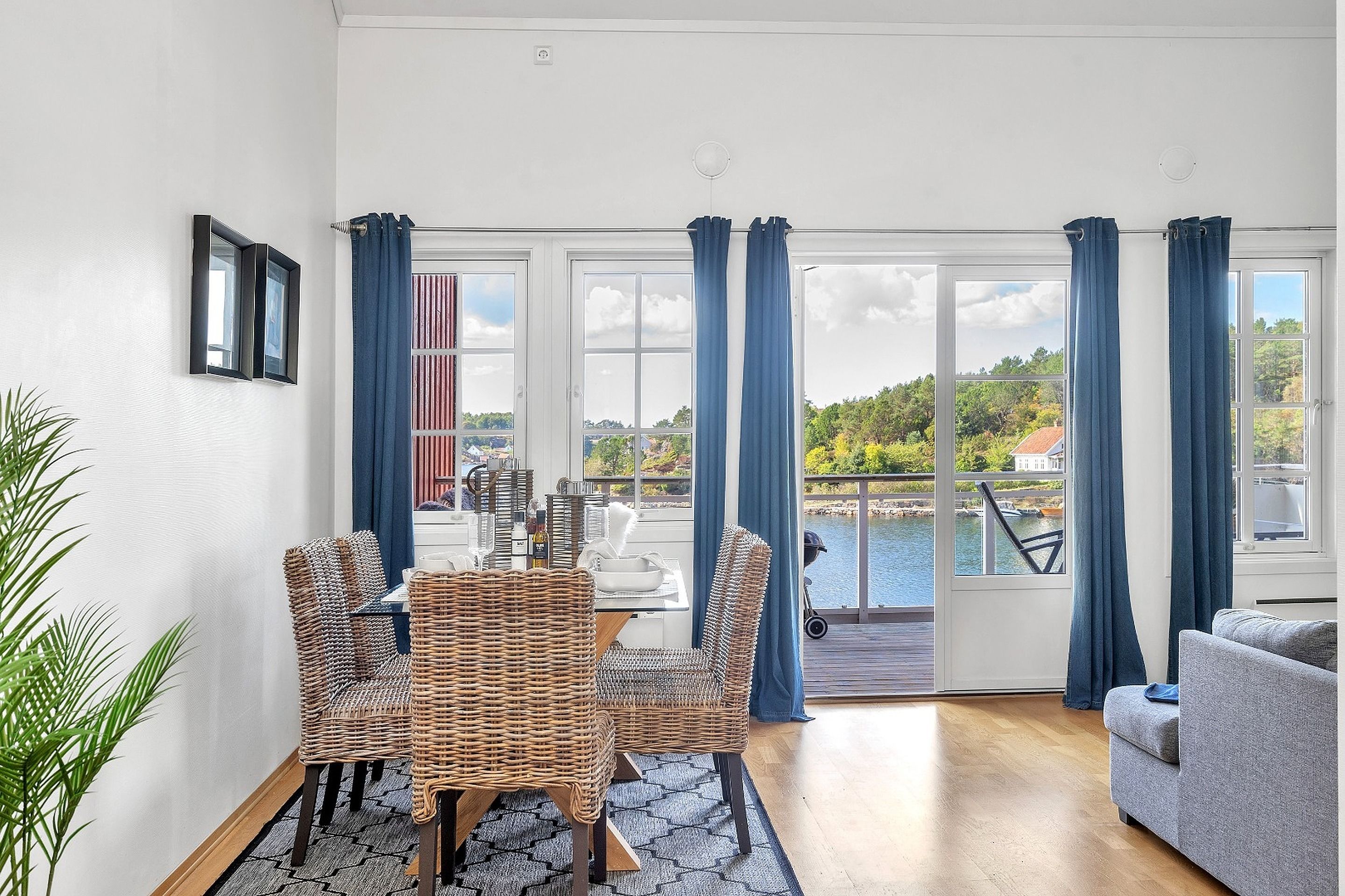 apartment, multiple beds | in-room dining