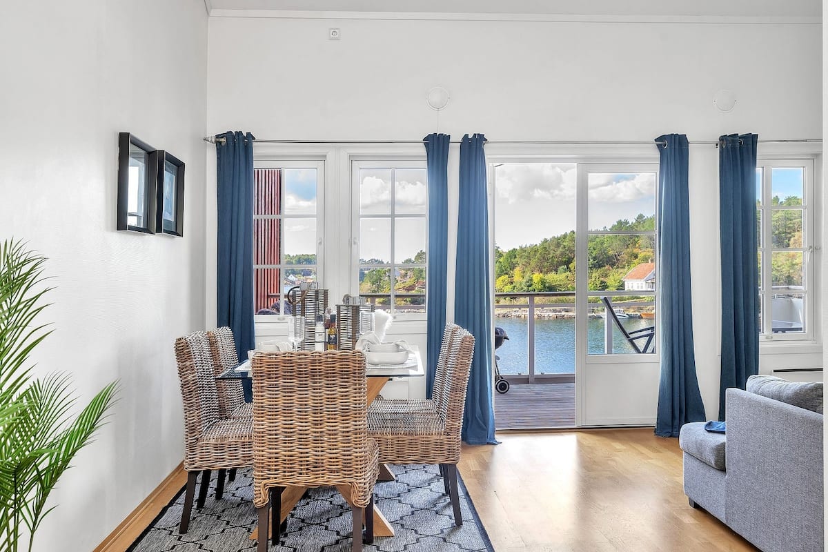 apartment, multiple beds | in-room dining