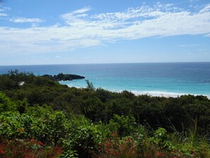 Ranta lähistöllä, rantapyyhkeitä