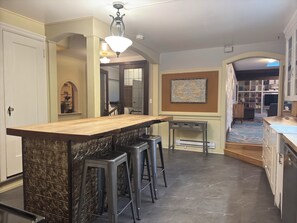 Interior - 5 Bedroom House | Accommodates up to 12 | Right in Harrison Hot Springs (Harrison Hot Springs)