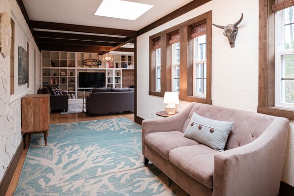 Smart TV, fireplace, books