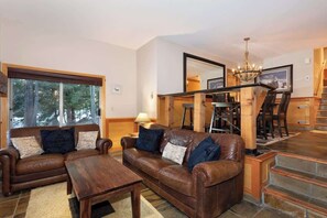 Téléviseur, foyer, bureau