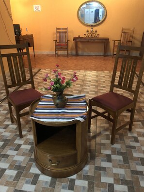 Lobby - Ecological place, perfect to rest with your family and friends (Aldea Champollap)