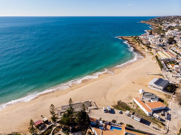 Beach nearby, sun-loungers, beach towels