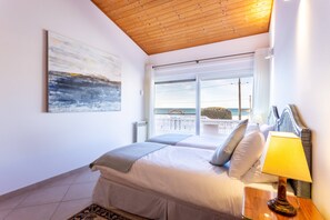 3 habitaciones, tabla de planchar con plancha y acceso a internet 