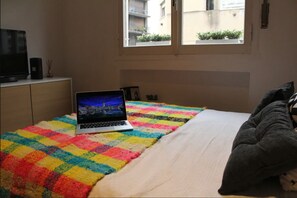 Classic Studio | Iron/ironing board, free WiFi, bed sheets - Historico y Luminoso Studio en Recoleta (Buenos Aires)