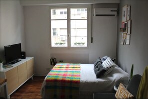 Klassieke studio | Een strijkplank/strijkijzer, gratis wifi, beddengoed