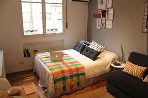 Classic-Studio | Bügeleisen/Bügelbrett, kostenloses WLAN, Bettwäsche