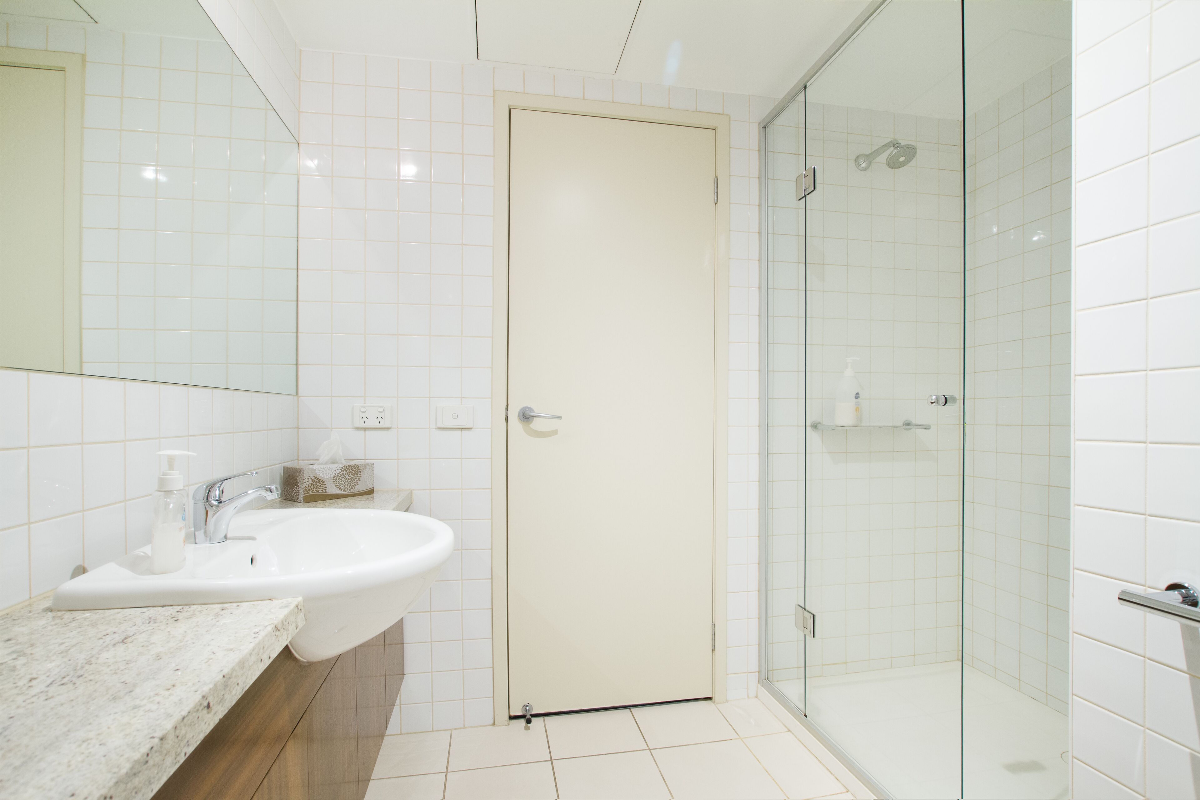 Exclusive Stays - Gallery Tower II — image 17