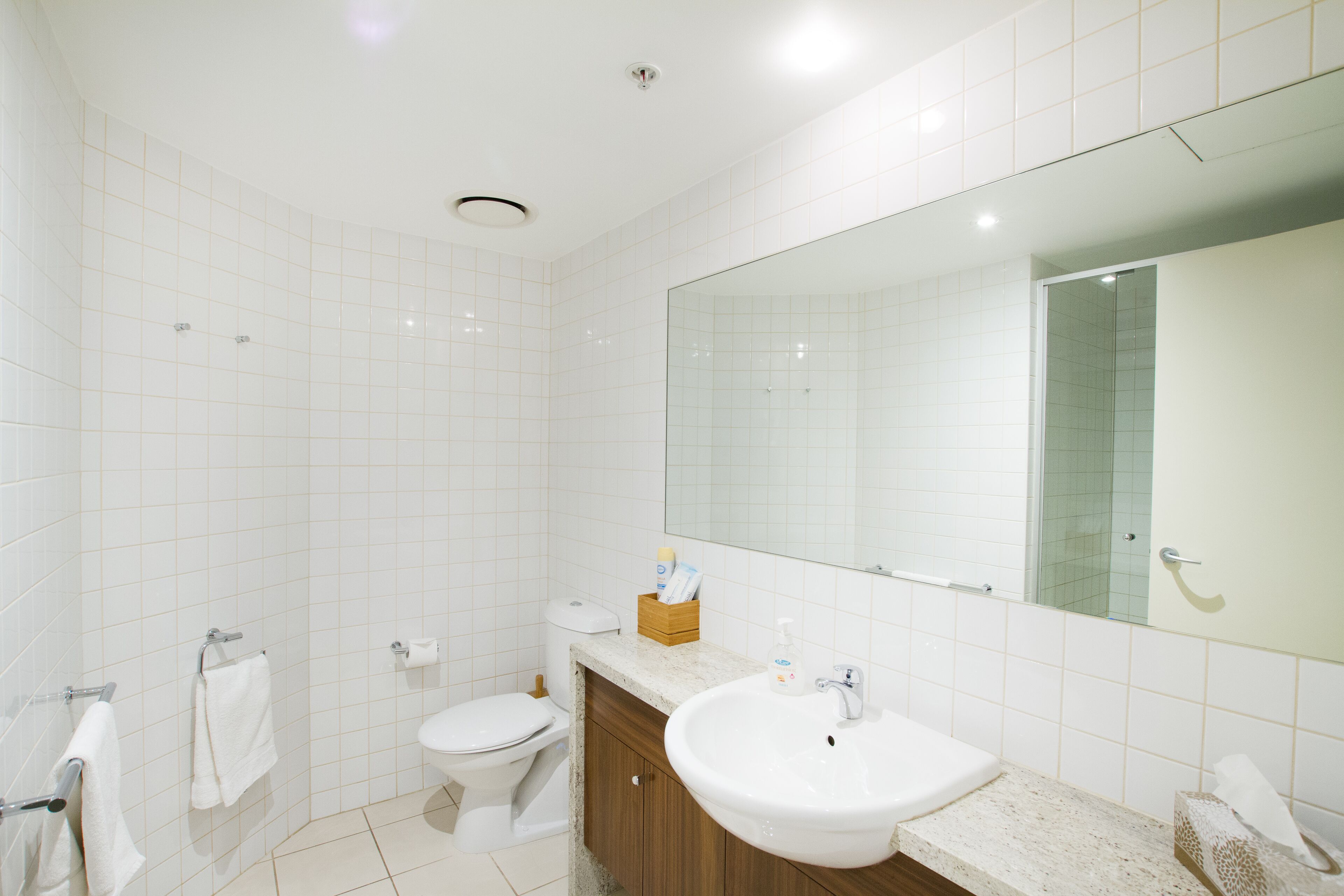 Exclusive Stays - Gallery Tower II — image 19