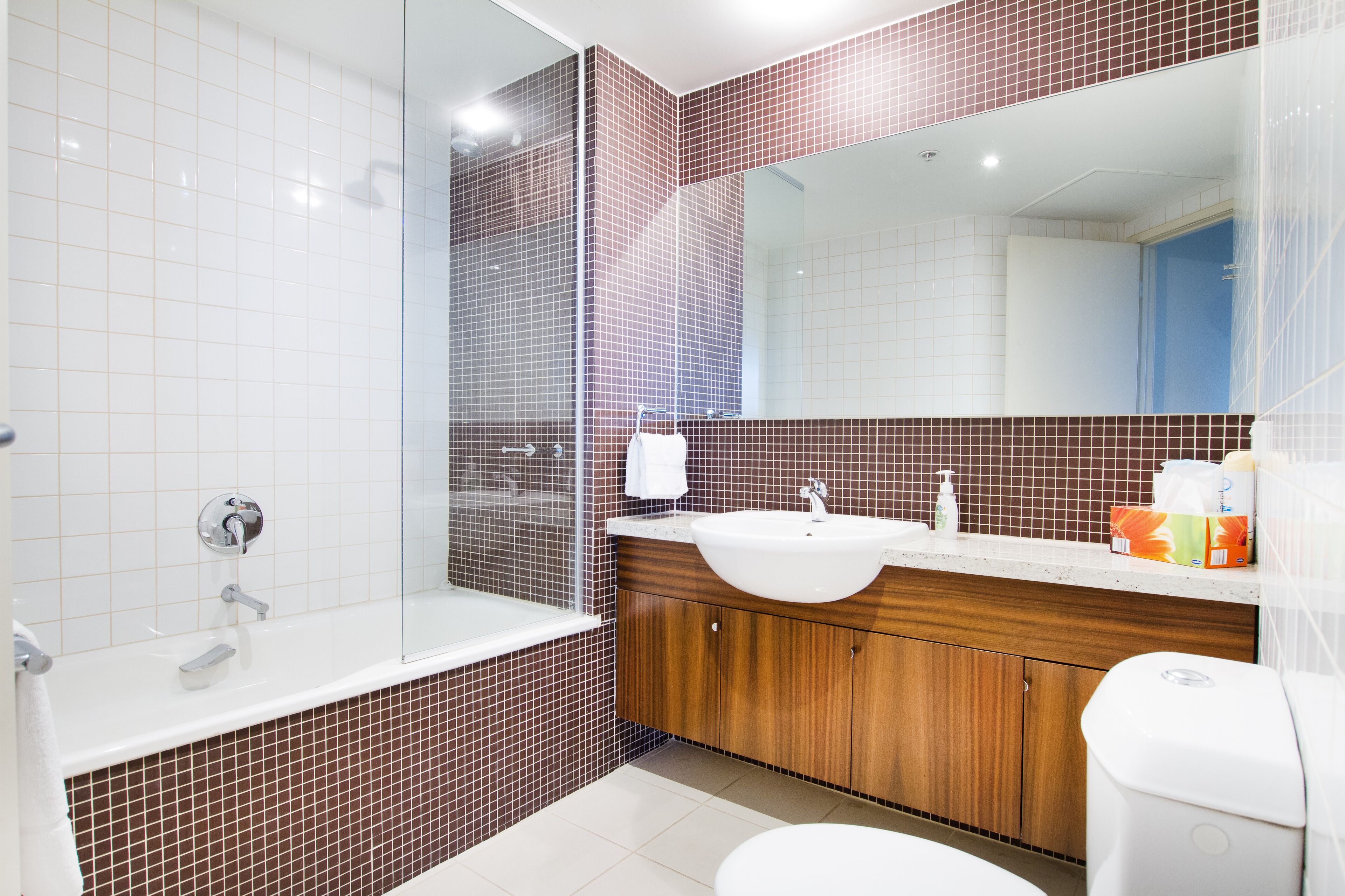 Exclusive Stays - Gallery Tower II — image 16