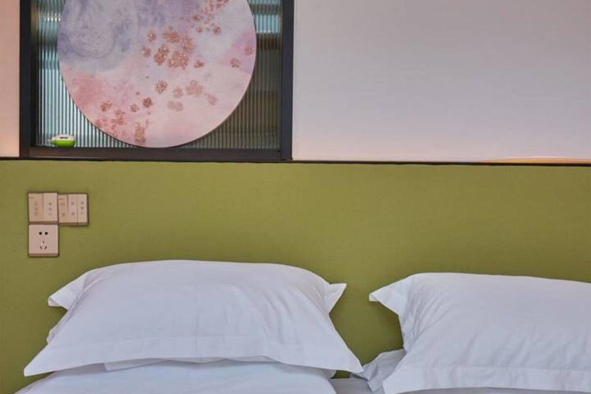 Habitación doble Prestigio, para no fumadores | Decoración personalizada, muebles diferentes y escritorio
