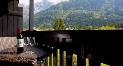 Apartment Les Drus - Alpes Agency - Central Chamonix - Sleeps 6