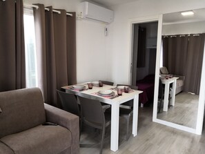 Dining - Directly on the beach brand new bungalow (San Tommaso Tre Archi)