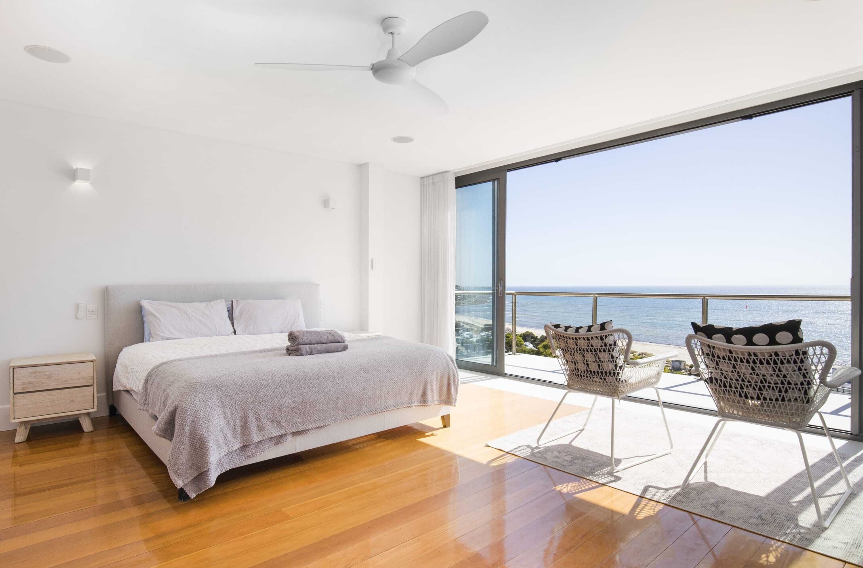 Spectacular Panoramic Oceanview House in Seacliff — image 12