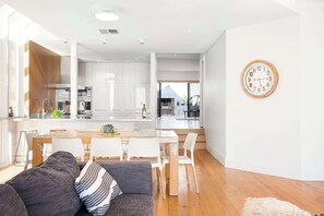 Interior - Spectacular Panoramic Oceanview House in Seacliff (Seacliff)