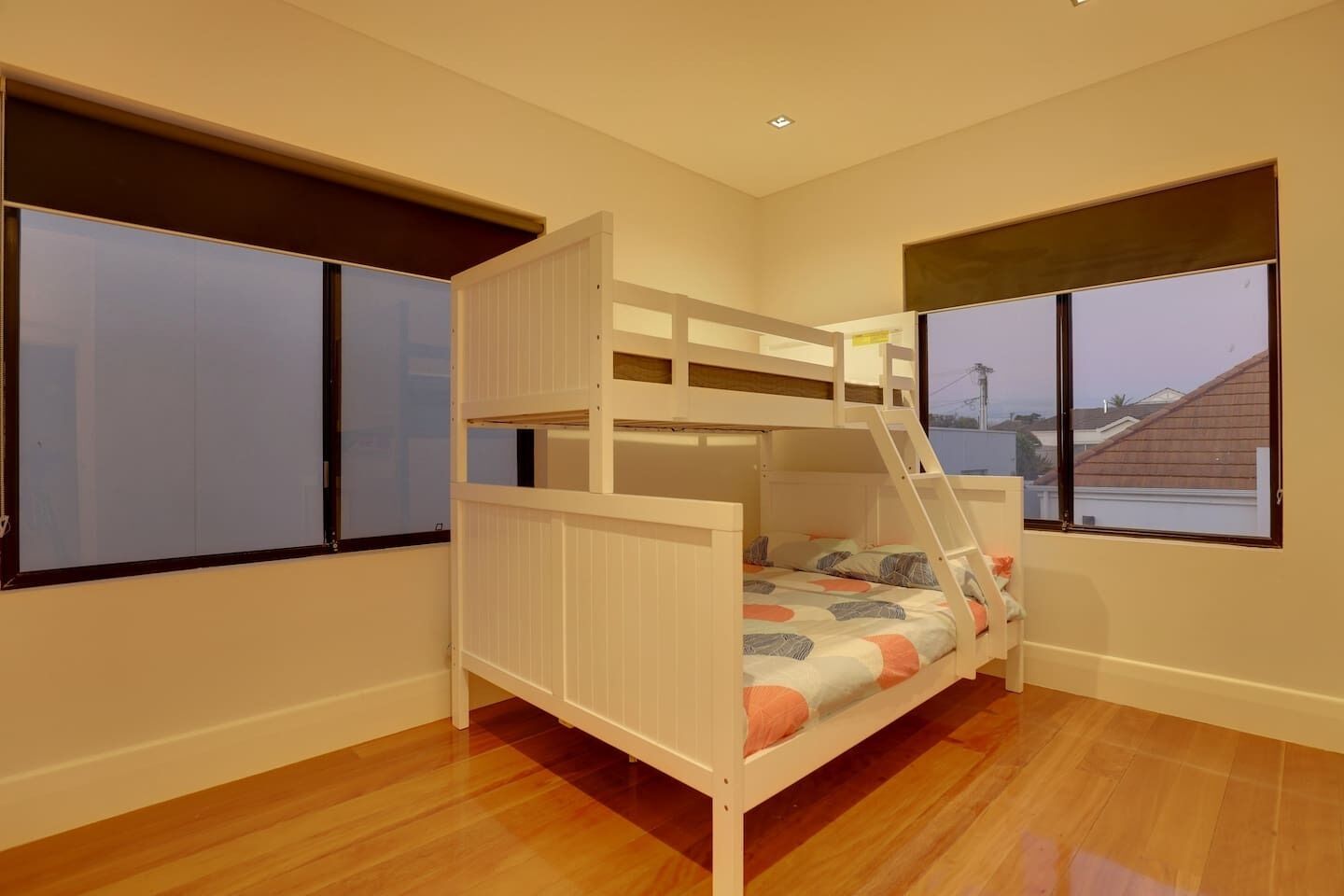 Spectacular Panoramic Oceanview House in Seacliff — image 20