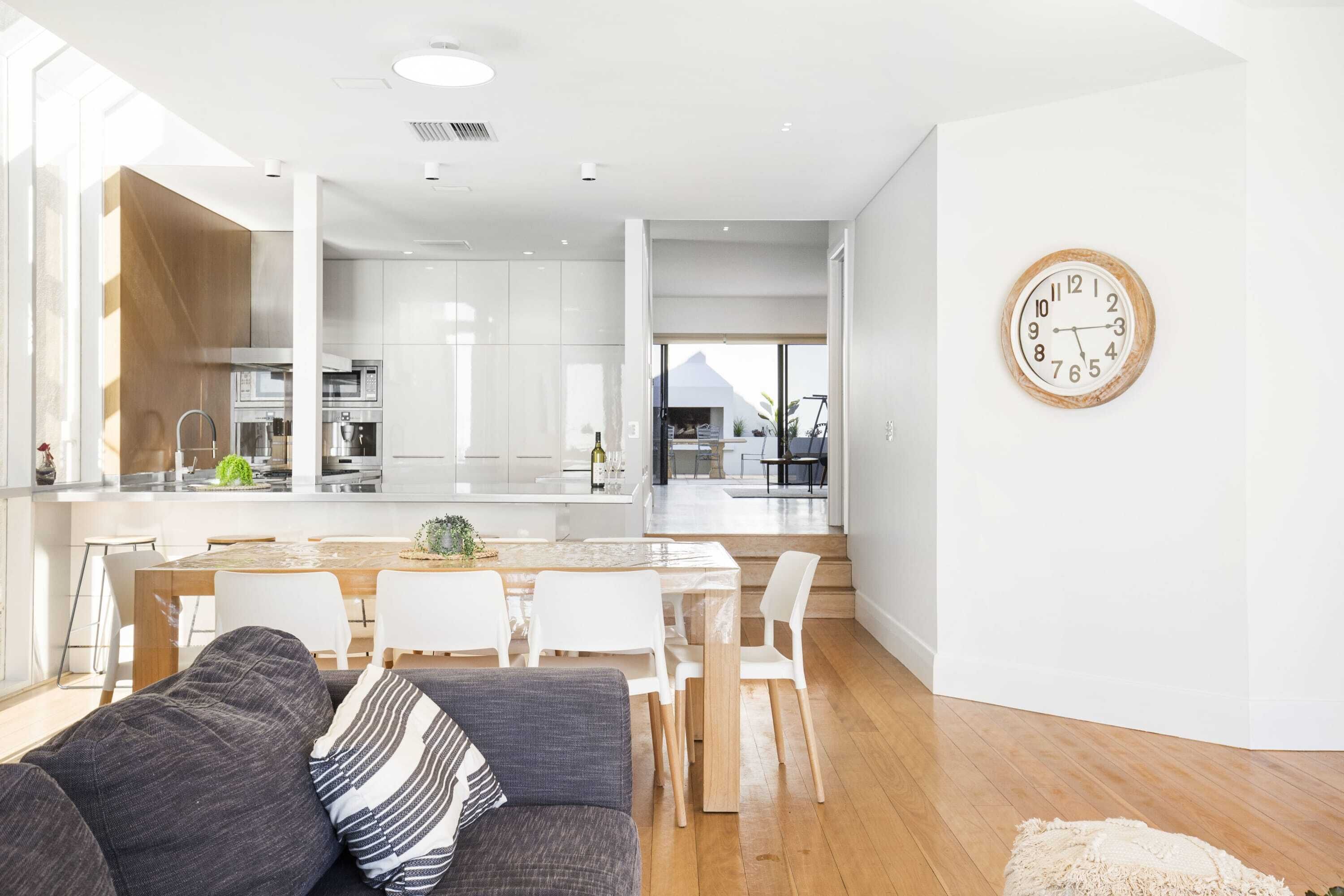 Spectacular Panoramic Oceanview House in Seacliff — image 2