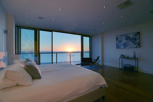 Spectacular Panoramic Oceanview House in Seacliff