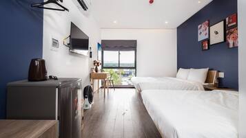 Superior Double Room, 1 Bedroom, Non Smoking | Desk, blackout curtains, soundproofing
