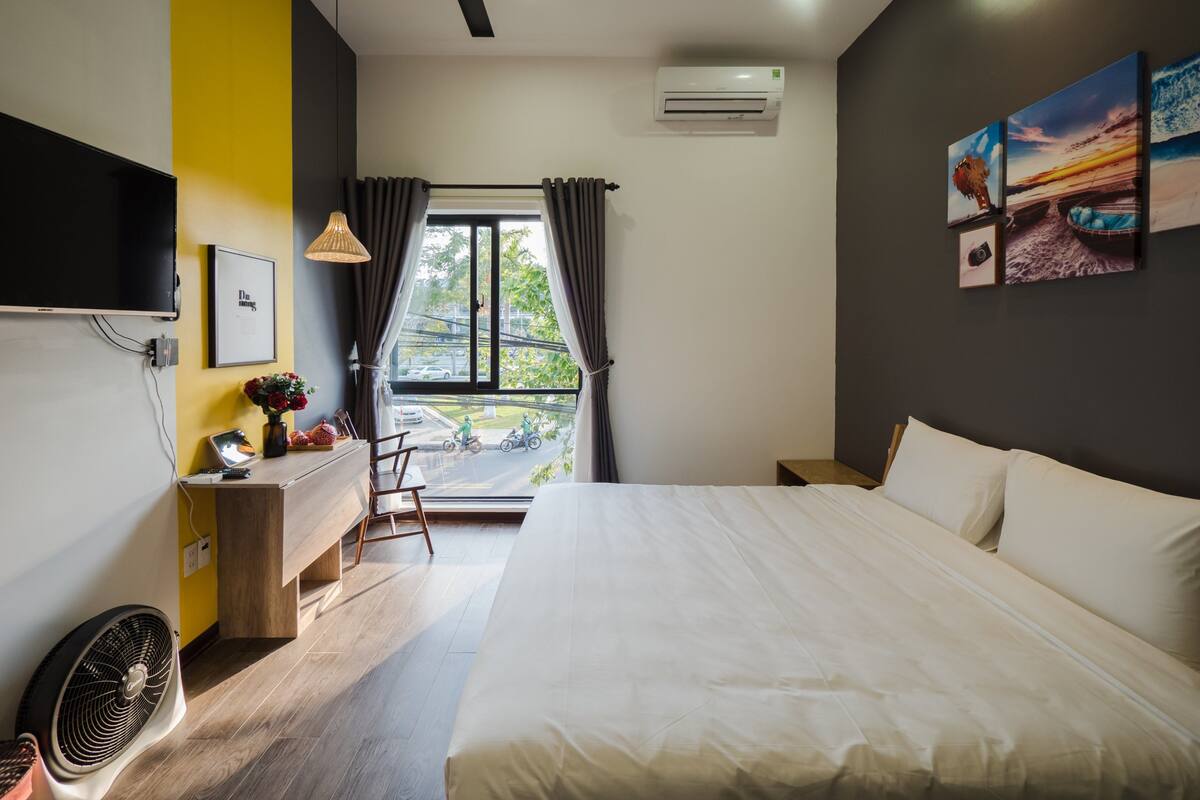 Superior Double Room, 1 Bedroom, Non Smoking | Desk, blackout curtains, soundproofing