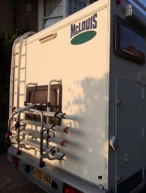 Unclassified image, 5 of 9, button