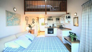 1 bedroom, WiFi (free), bed sheets - Steepfield Studio, bijou apartment Bantham S.Devon (Bantham, Kingsbridge)
