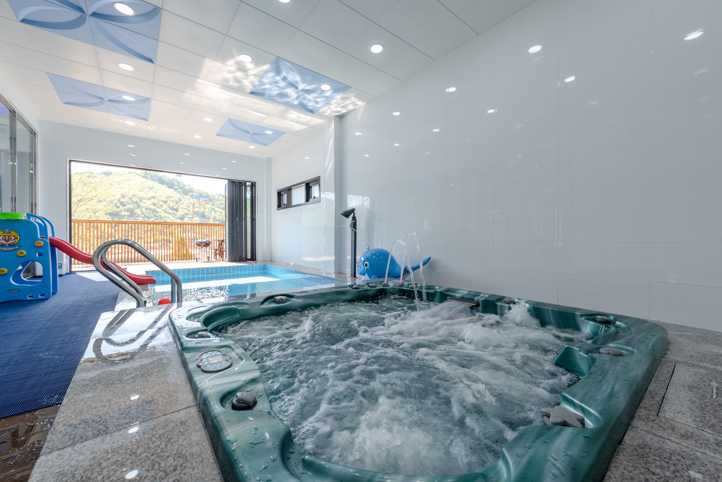 House | Spa | Hot tub