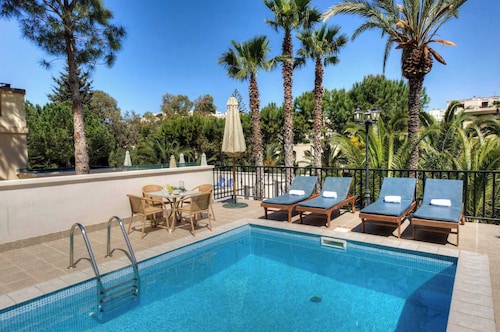 Villa Narcis~ 2 BR Villa with Private Pool & Views