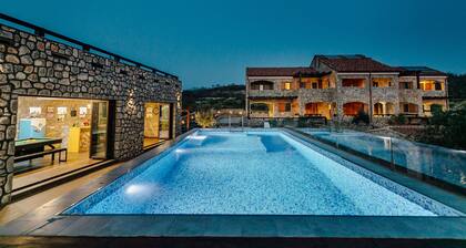 Villa Shanti - Family house, Pool&Bar, Basketball court